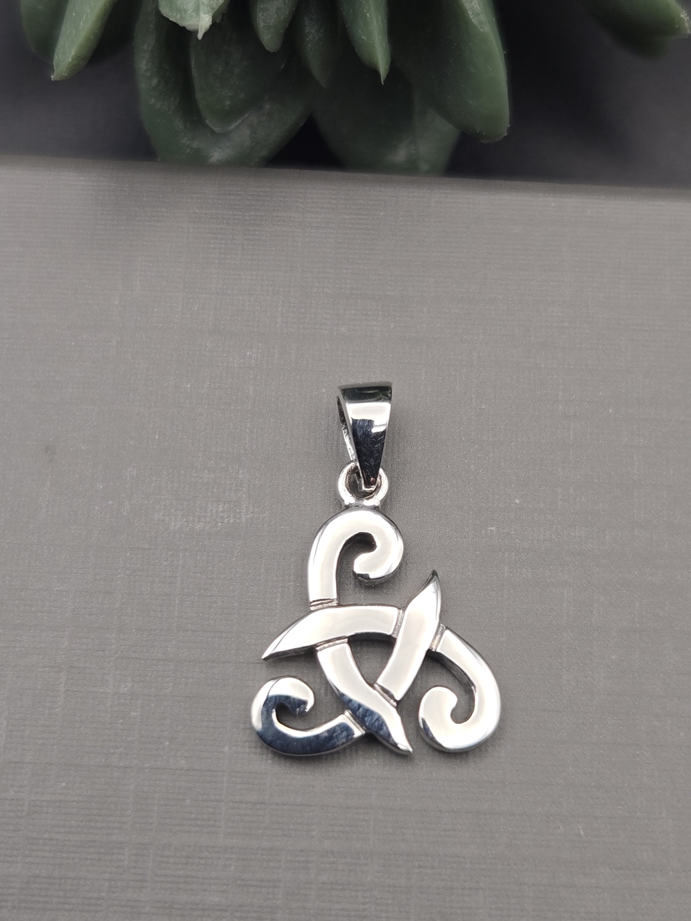 .925 Sterling Silver Celtic Swords  Knot Pendant - Silver Small